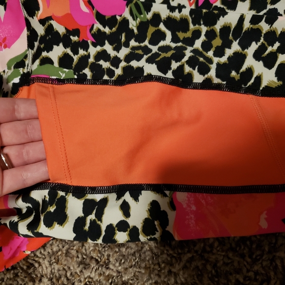 LulaRoe Brave Athletic Leggings XXS - Picture 3 of 4